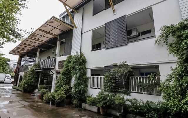 Nida Rooms on Nut 6 Mega Mall