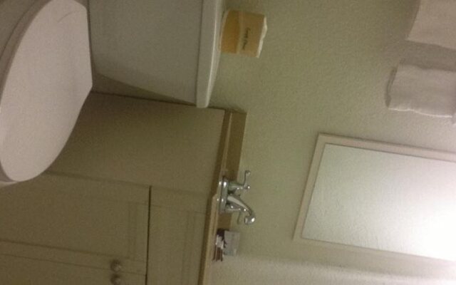 Madill Inn