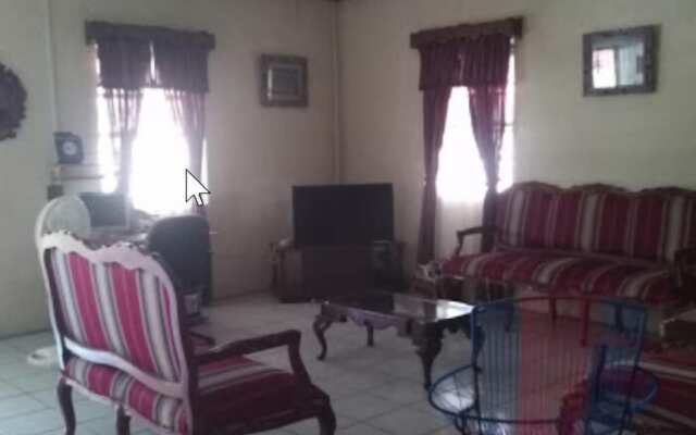 Don Santiago Guesthouse Downtown
