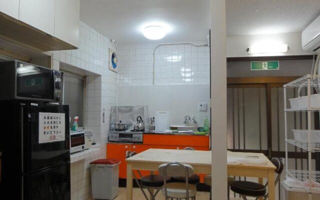 Tennoji Downtown Hostel Women Only (nur für Frauen)