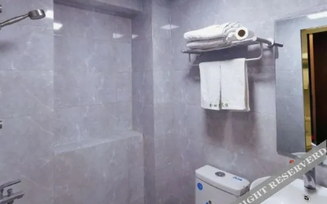 Zhangjiagang Jintian Business Hotel (Tangqiao High Speed Railway Station Shop)