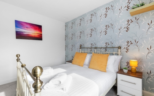 Harrow House 3 Bedrooms 2 Bathrooms