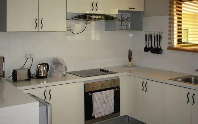 Nomads Court Lodge