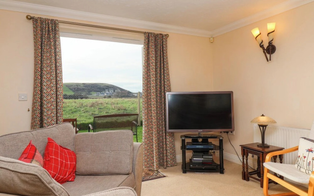 West Bay Holiday Home