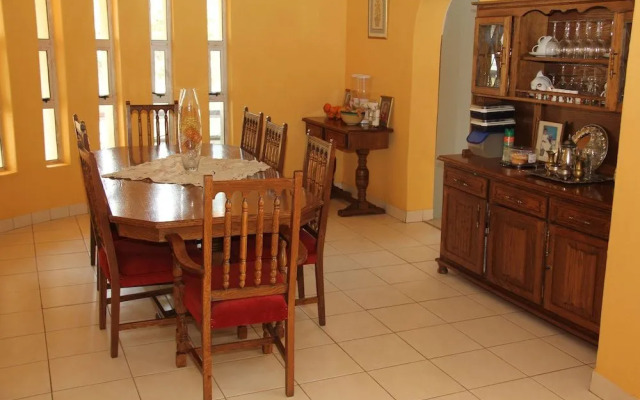 Borrowdale Ground Floor with Poolview