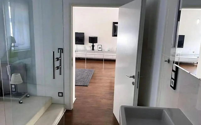 Luxusný 118m2 Apartmán s Krbom v Centre Nitry