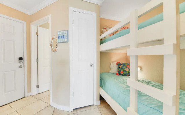 Seascape 1214 Studio Bedroom Condo by RedAwning