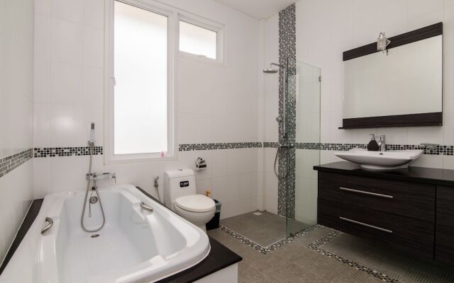 Hua Hin Pool Villa with 4 Bedrooms L50