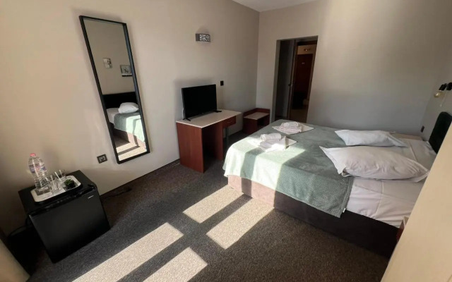 Salena Hotel