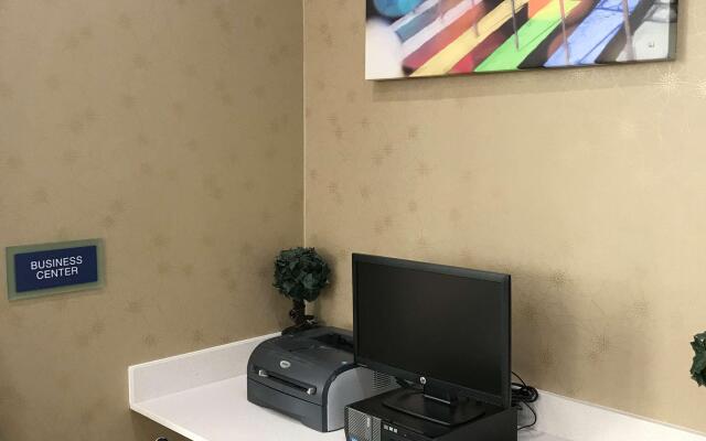 Best Western Inn & Suites - Monroe