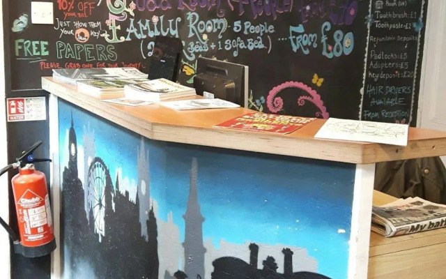 Igloo Hybrid - Hostel