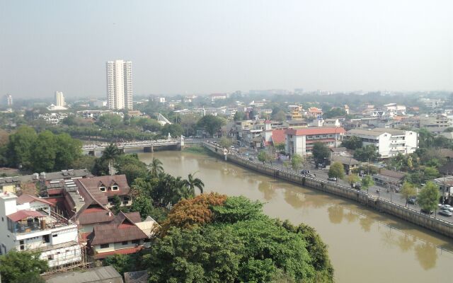 Diamond River Ping Petch-Ngam Hotel