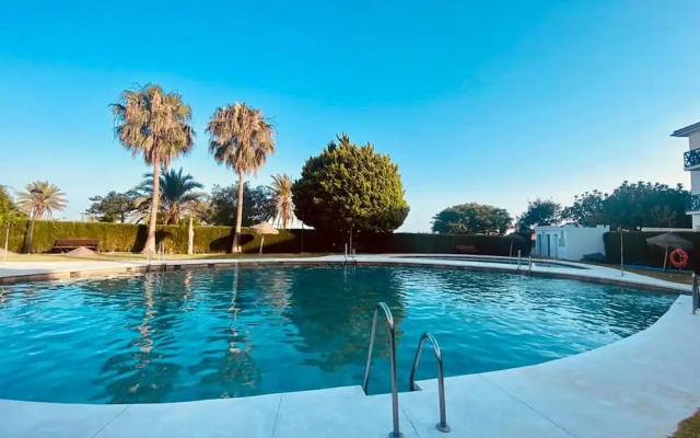 Belvilla by OYO La Perla de Andalucaa