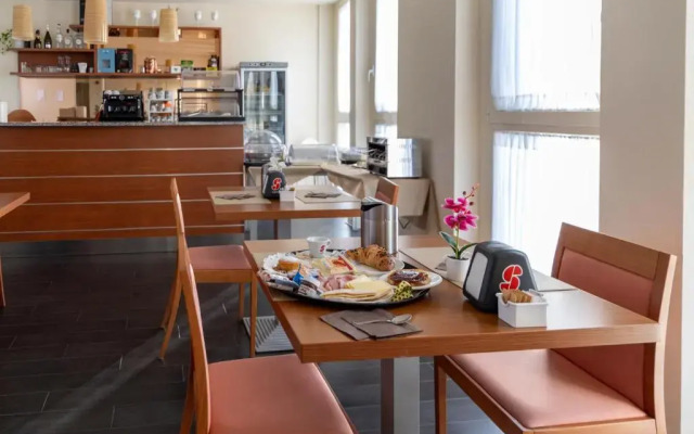Hotel Giallo