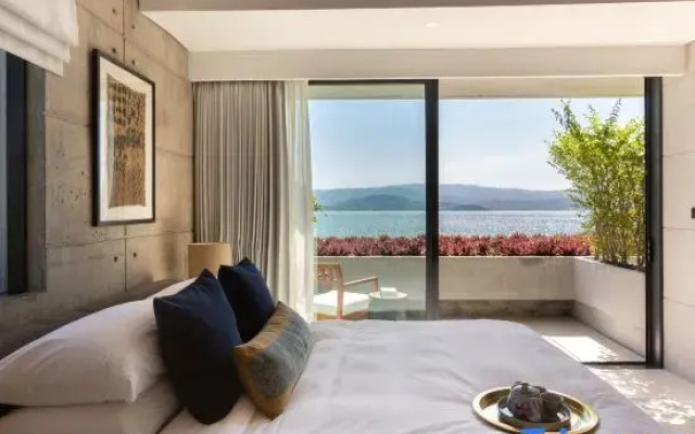 Solaris 3-Bedroom Beachfront Villa in Koh Samui