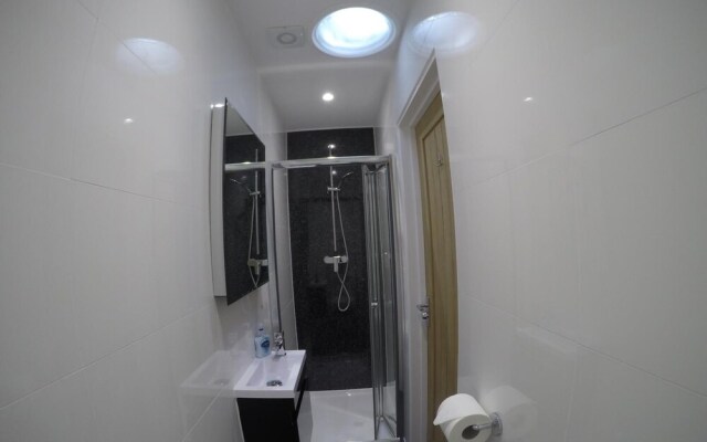 Deepcut Lodge Bed and Breakfast Self Service
