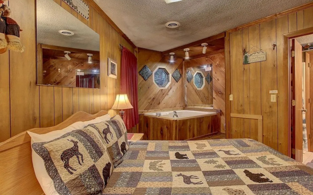 Bear Hugs 1 Bedroom 1 Bathroom Chalet