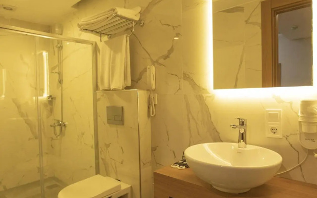 Divares Luxury Hotel