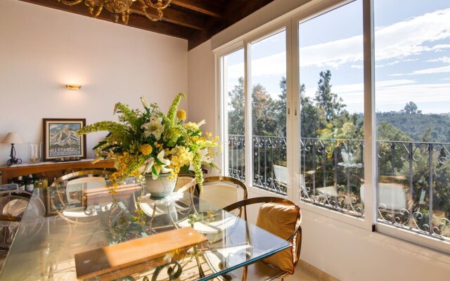 Plush Holiday Home in Marbella With Swimming Pool