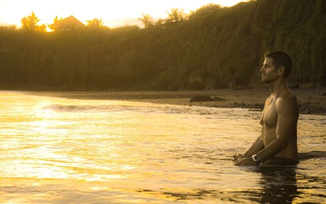 Pondok Pitaya Hotel, Surfing & Yoga
