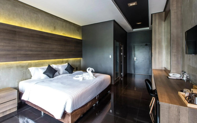 Cresco Hotel Buriram