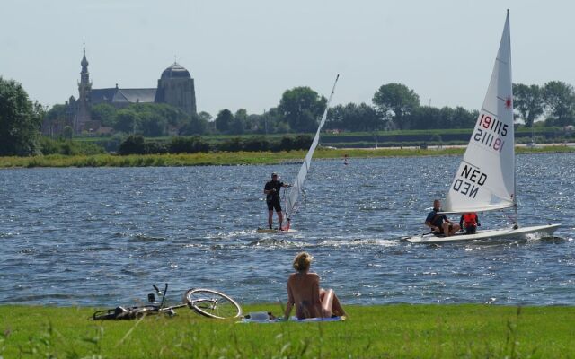 Brilliant Bungalow in Kamperland by the Lake