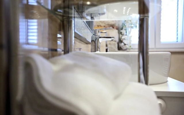 White Stone Apartment  Diocletian Palace