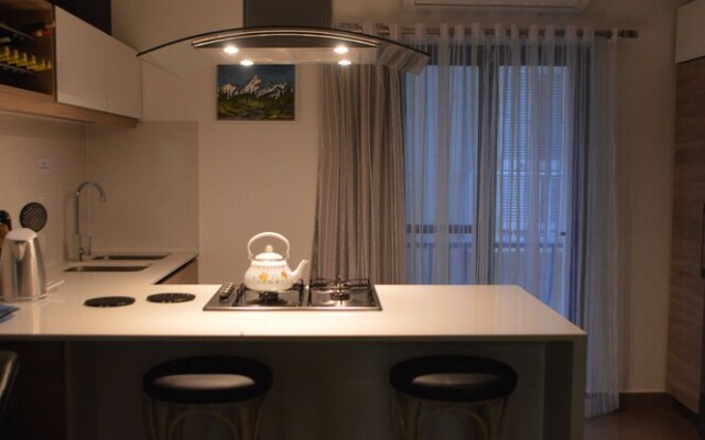 Pebbles, apartment 1