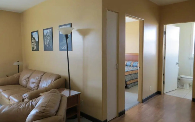 Athabasca Valley Inn & Suites