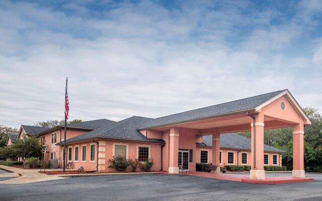 Red Roof Inn & Suites Madison, GA