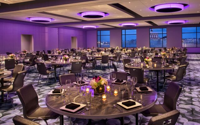 Aloft by Marriott, Boston Seaport District