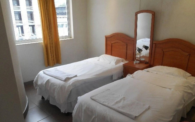 Canterbury 501 Apartment