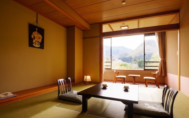 Hotel Hoho "A hotel overlooking the Echigo Plain and the Yahiko mountain range" – Guest Rooms – Niigata