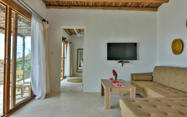 Zanbluu Beach Hotel