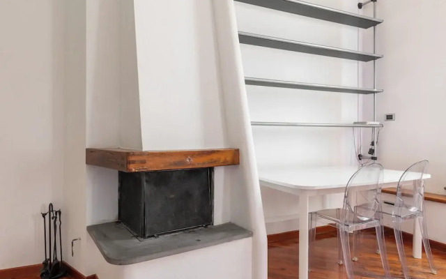 Modern Apartment with Mezzanine