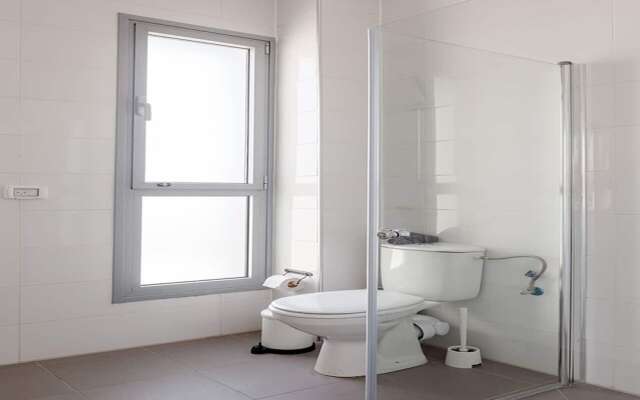 O-O Group -Luxury 3BR APT See View Tower