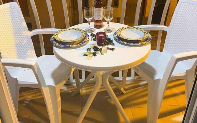 Charming and Chic - Kaylan Seaside Apartment 2