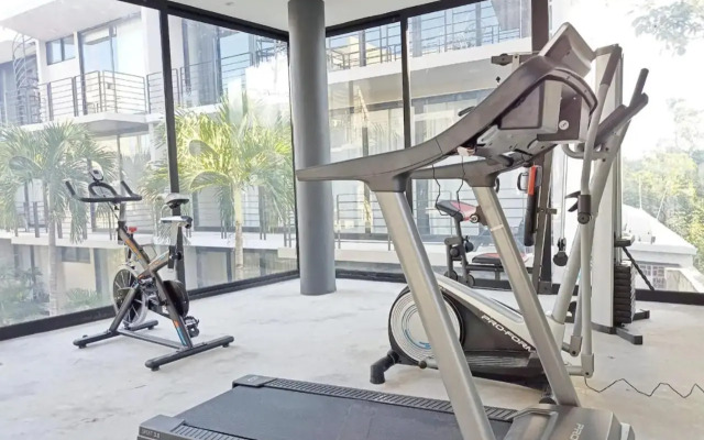 101 Amena Modern 1BR APT w/GYM (10 min to beach)