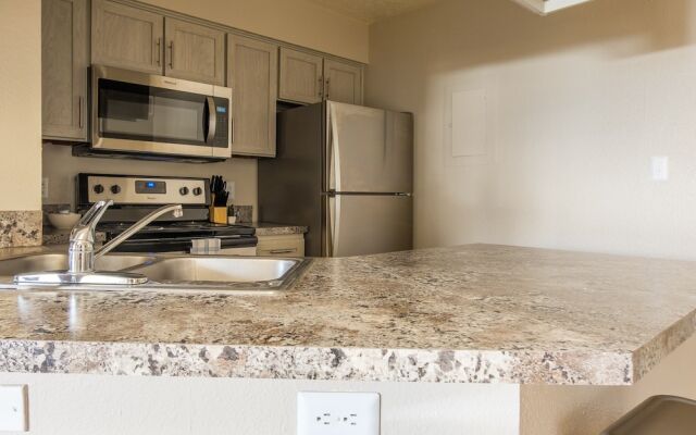 Eastside 1 & 2 BR Apts with balcony by Frontdesk