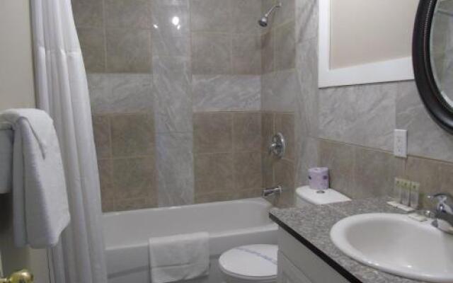 Kit-Wat Motel & Marina