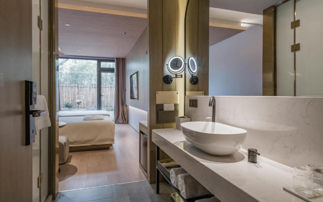 Atour Hotel, Shanghai Expo Center,Yaohua Road