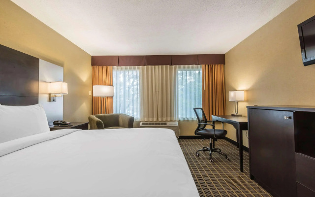 Quality Inn & Suites Downtown