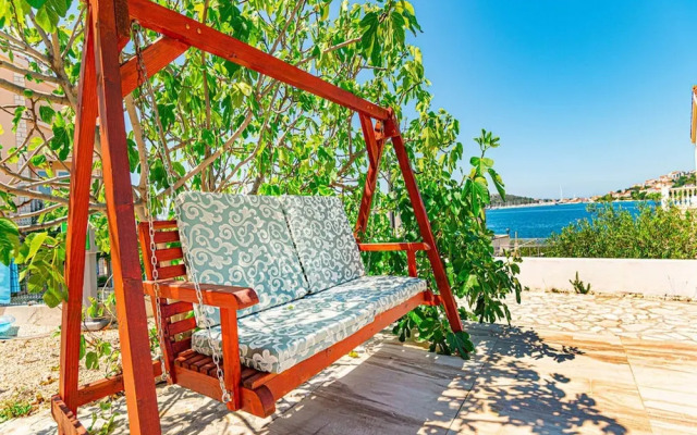 Holiday Home Happy Holiday