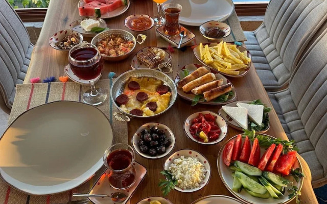 Aysel Inn House
