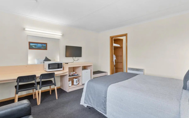 Martin Cash Motel