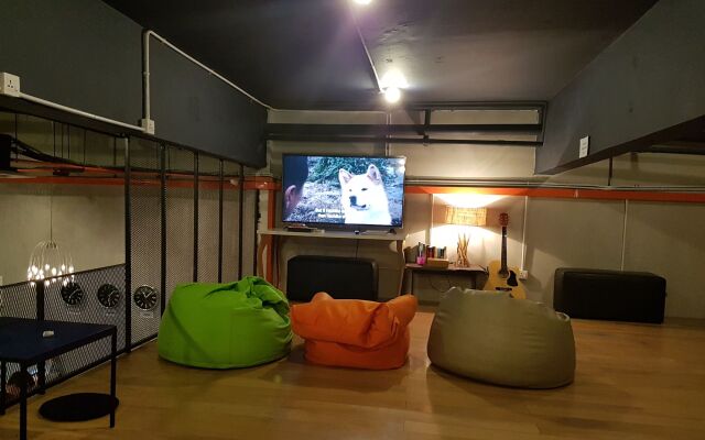 SKYPOD Hostel