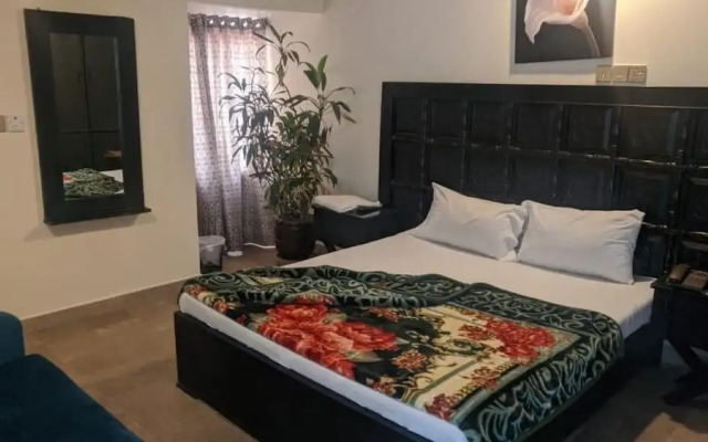 Thikana Hotel