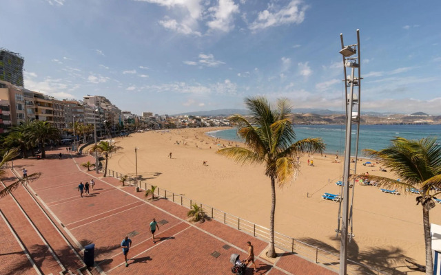 Lightbooking Livian Suites Las Palmas