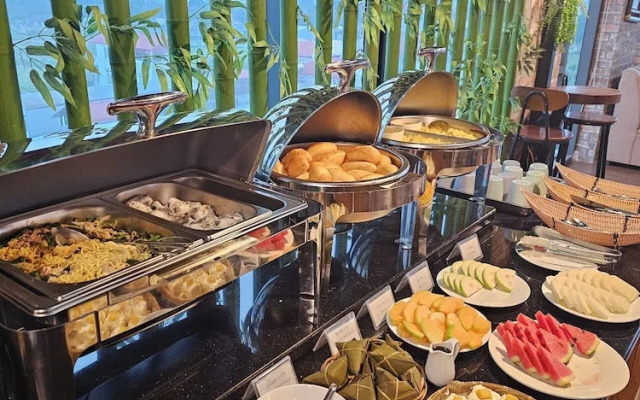 Kawasaki Noi Bai Airport Hotel