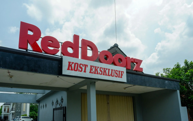 RedDoorz Syariah near RS Hermina Yogyakarta